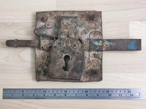 Decorative item rusty hand - rusty,